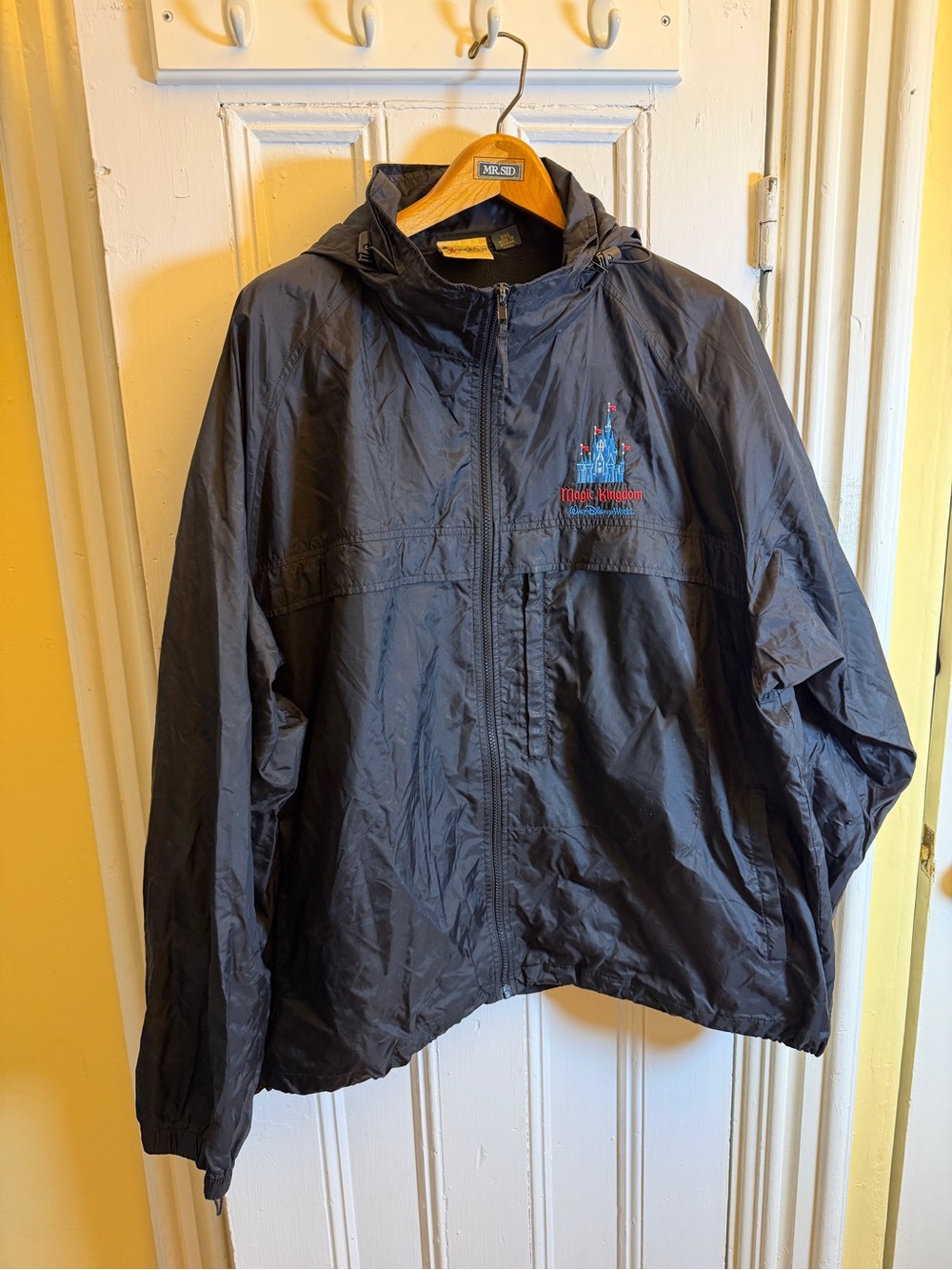 Vintage Walt Disney World Magic Kingdom Windbreaker Jacket XXL Black Mickey